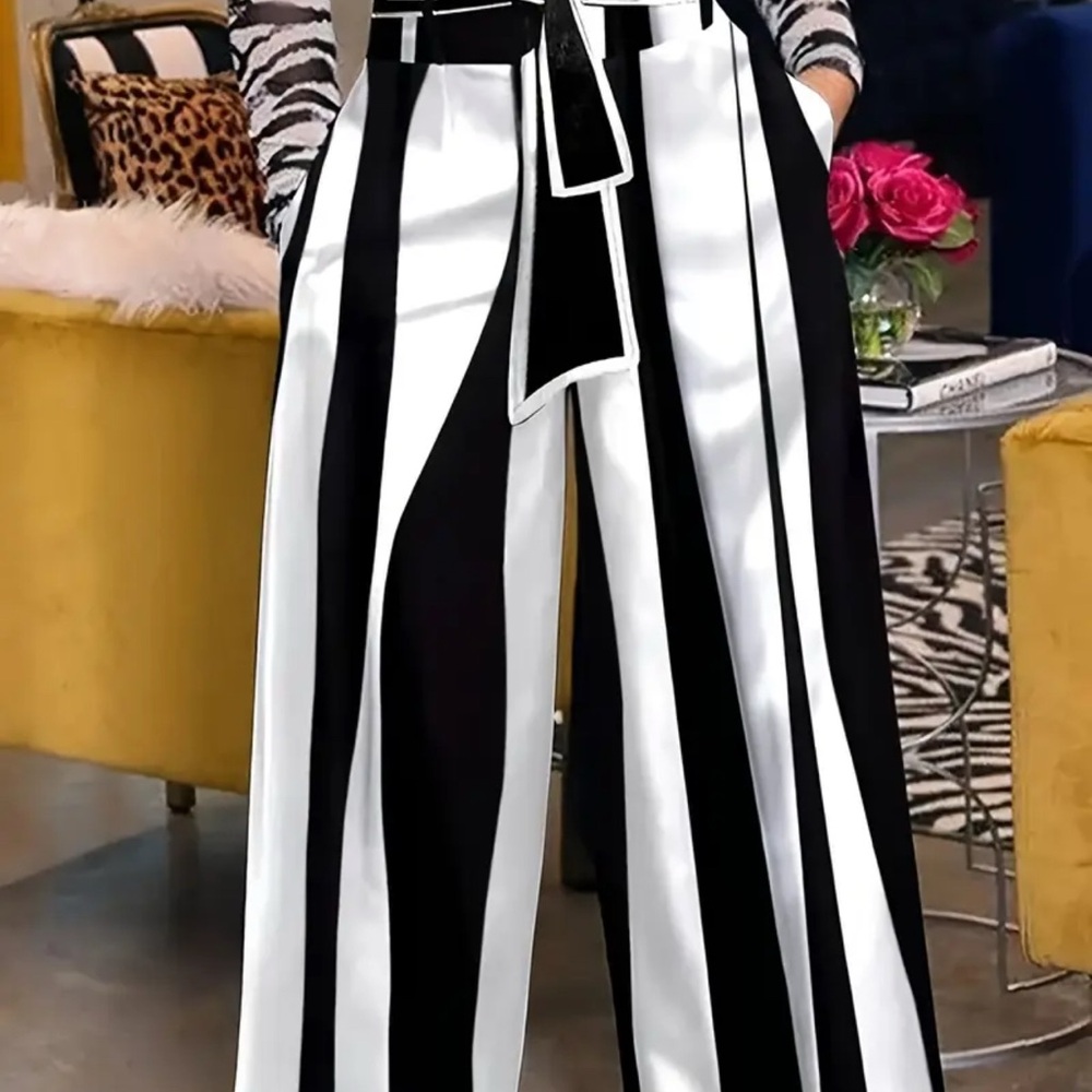 Black and White Striped Women's Pants wide legs/high waist